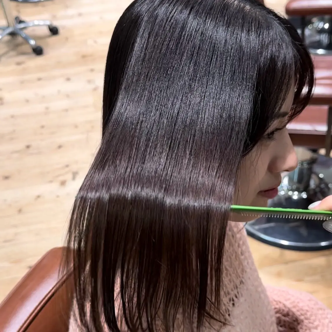 ミディアム まほ/レイヤーカット 🍒🤍透明感カラーのヘアスタイル