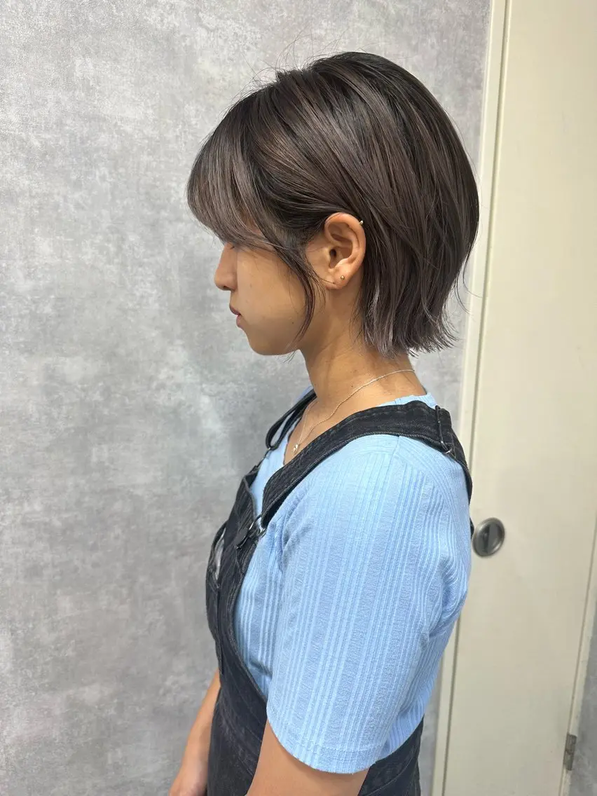 ショート 切りっぱなしボブ ショートボブ ハンサムショート 丸みショート ボブ カット ヘアカラー トリートメント モテ髪/ボブ/ショー ト/アダチフウトのヘアスタイル