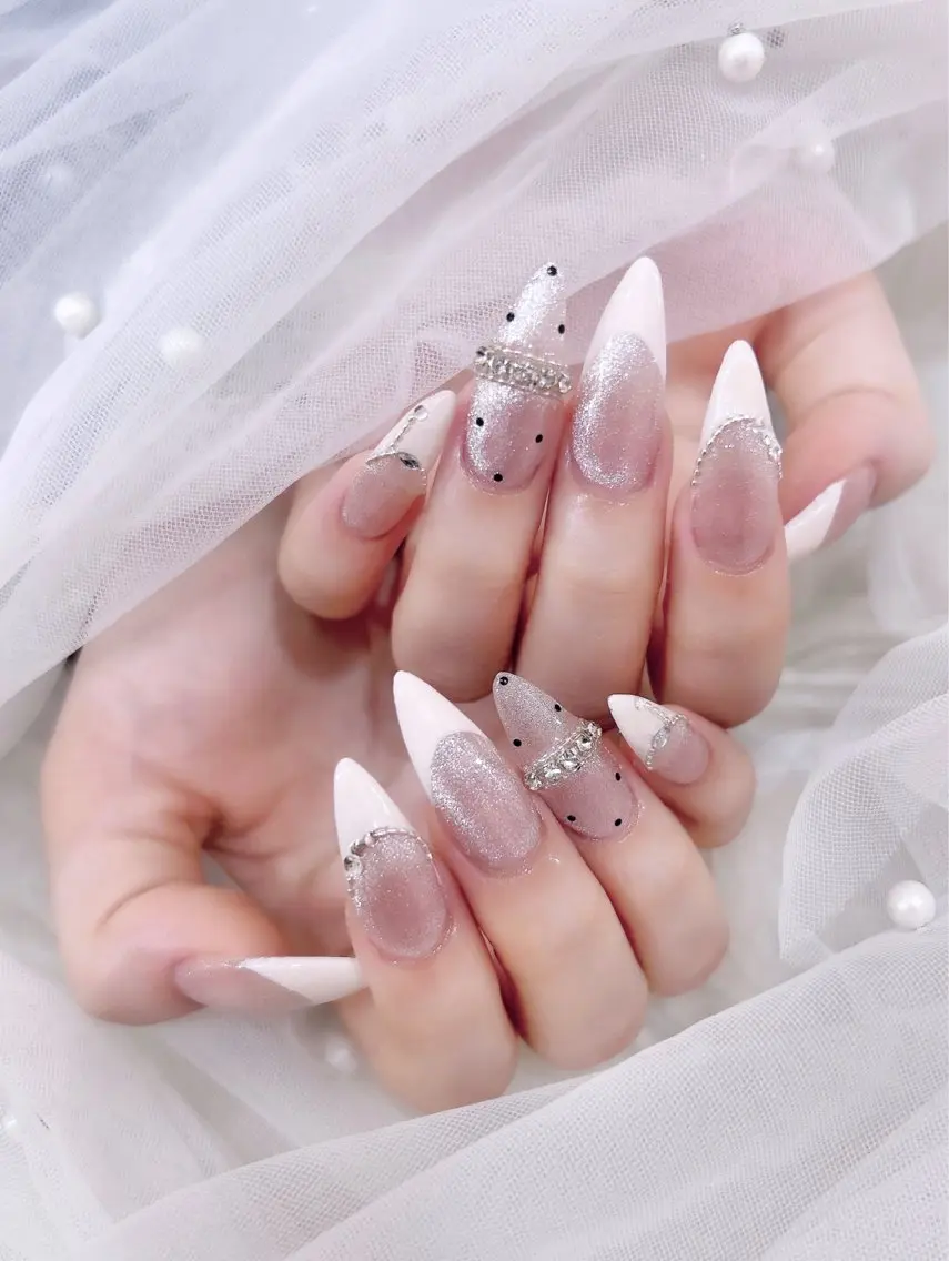 ネイル ハンドネイル ️🫧みつき/ 渋谷/痛ネイル️🫧のネイルデザイン