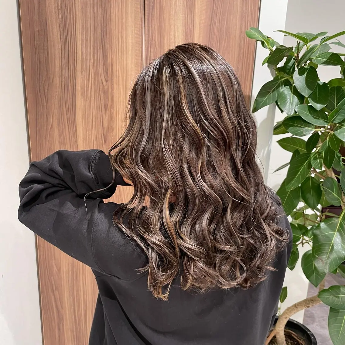 ロング カラー ヘアアレンジ 白髪ぼかしハイライト 茗荷谷駅徒歩2分のヘアスタイル