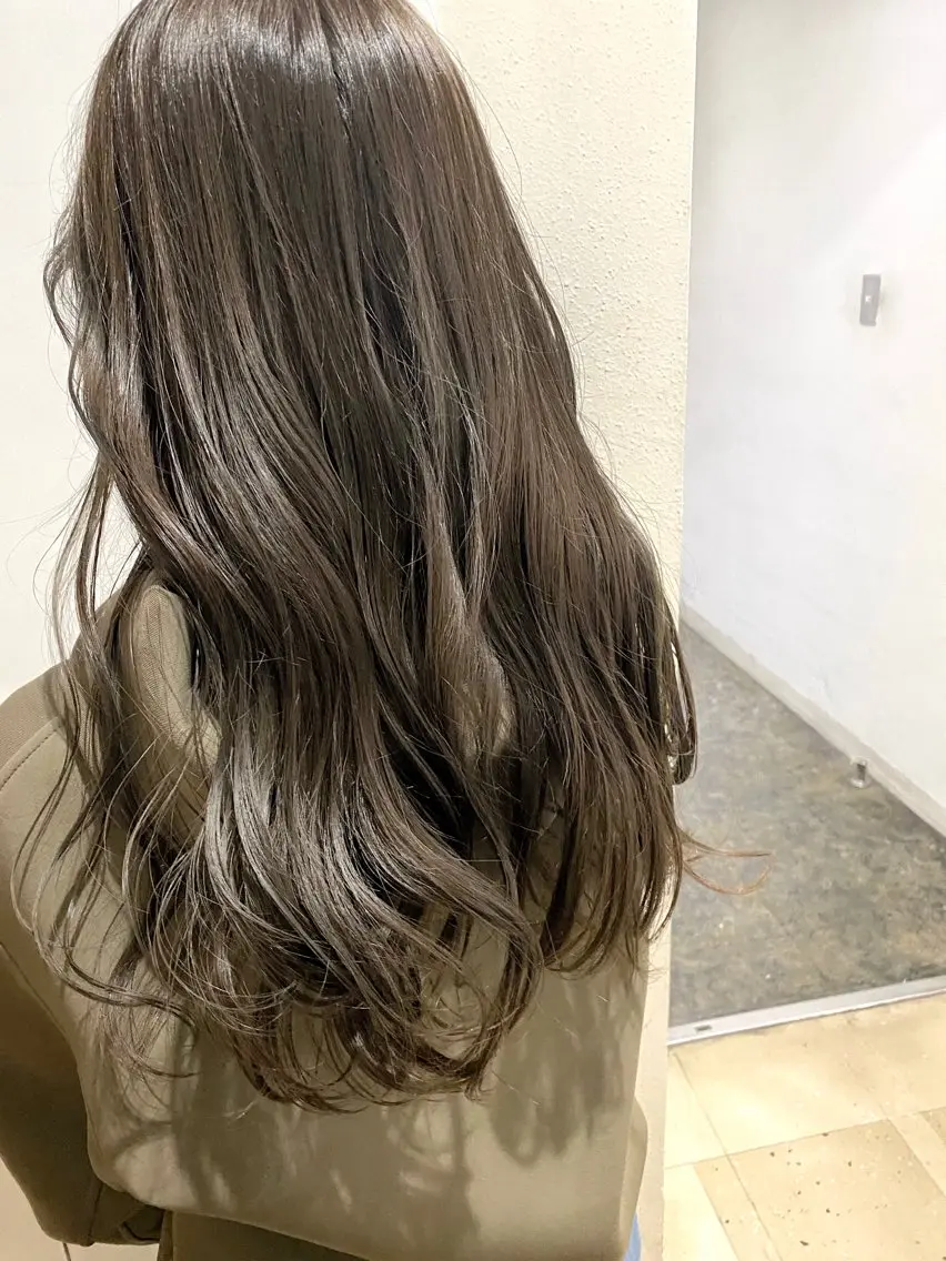 ロング カラー カット ヘアカラー トリートメント くすみカラー / 肌馴染み/ 花房佑夏のヘアスタイル