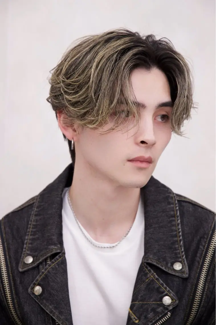 カラー バレイヤージュ ハイライトカラー カット ヘアカラー 【公式】Men's salonLUCEYの眉毛・アイブロウイメージ