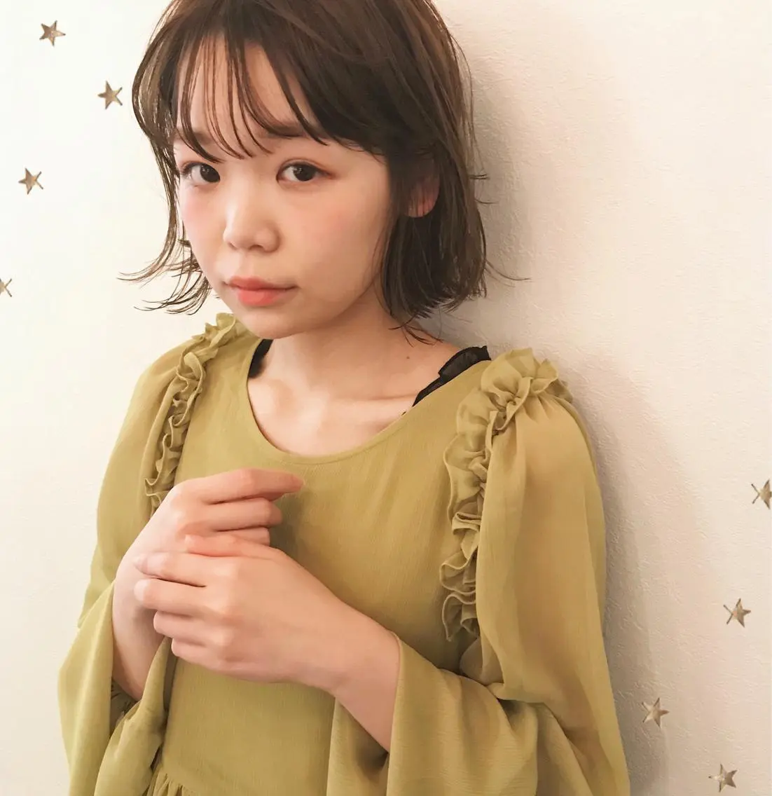 ミディアム カラー 市川 千夏のヘアスタイル