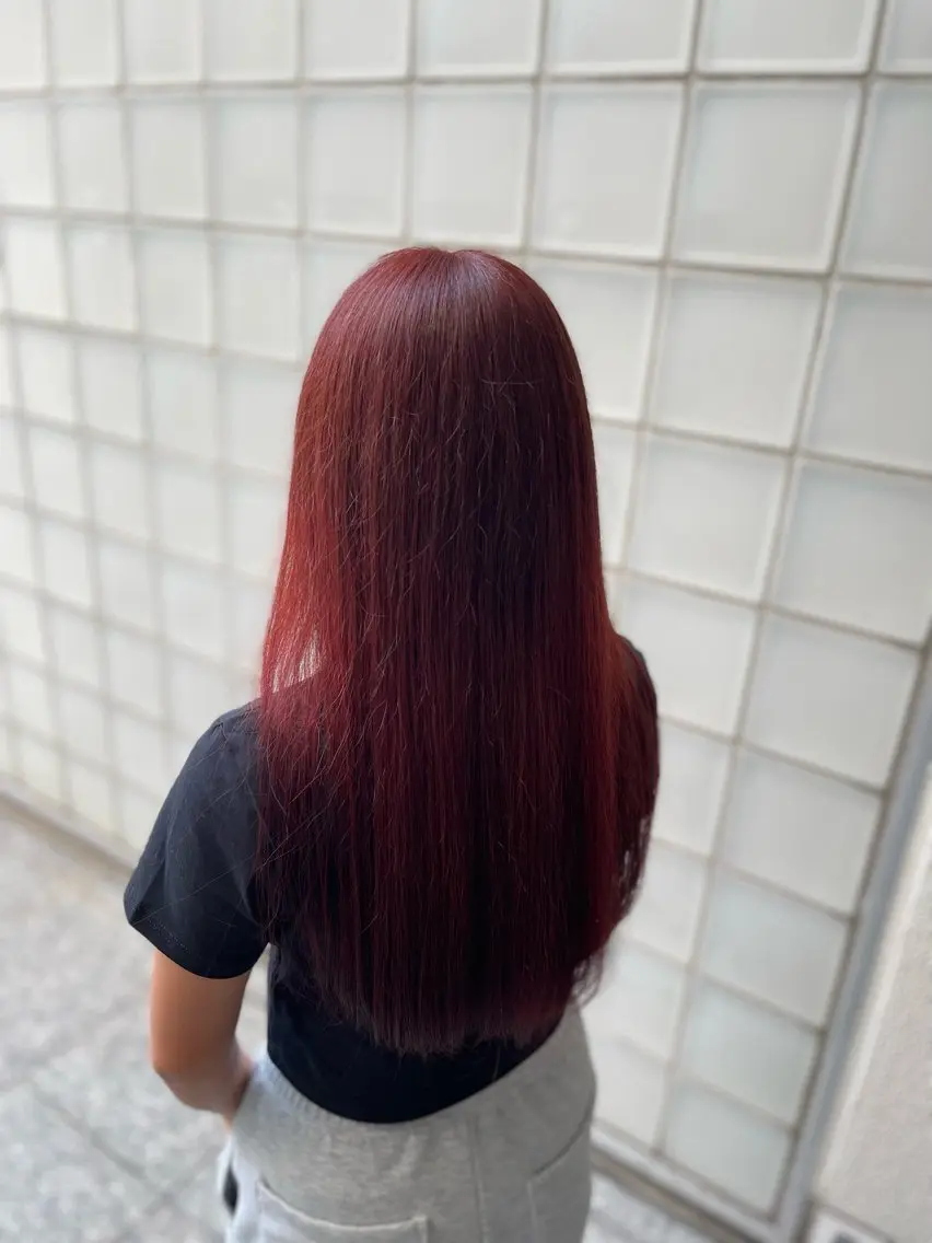 ロング カラー レッドカラー ヘアカラー トリートメント EIGHT 濱田響のヘアスタイル