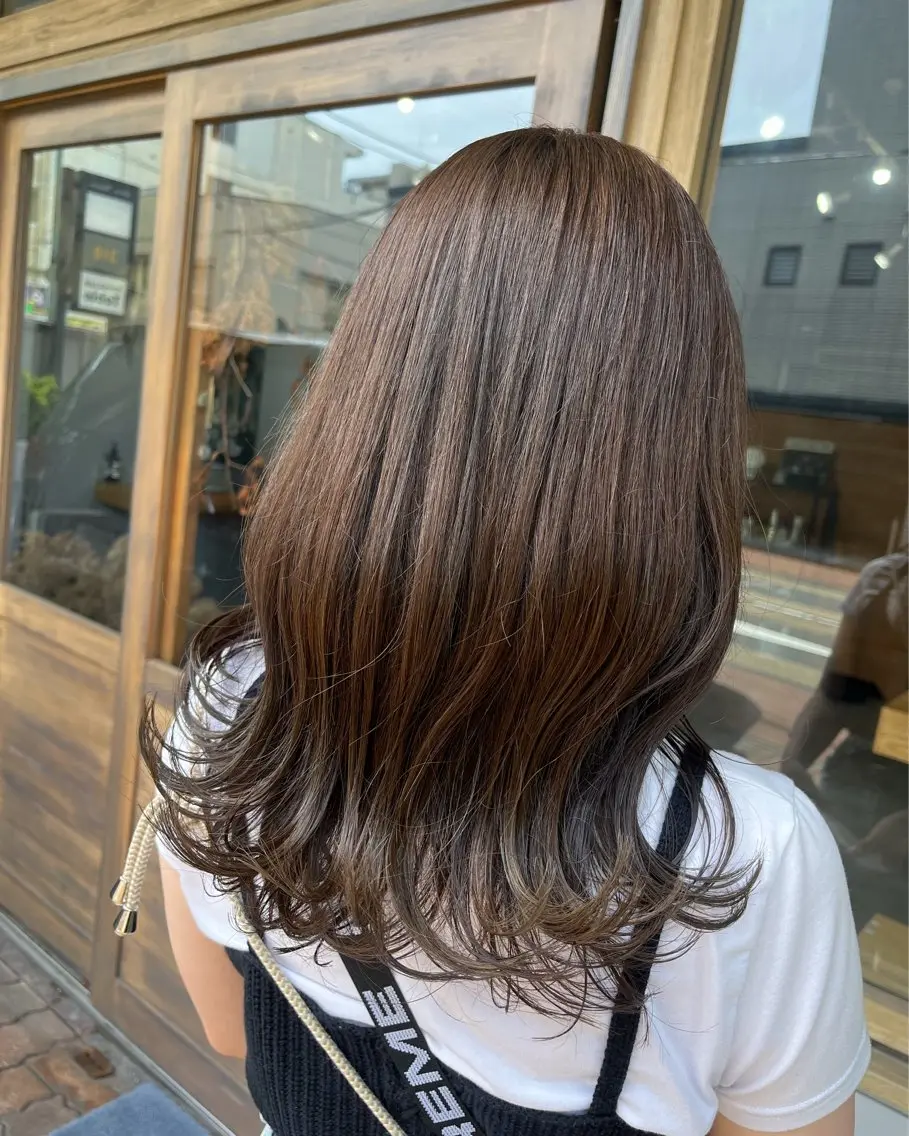 セミロング カラー アッシュ アッシュブラウン ブラウンカラー sign hair 鈴木 りん🍓のヘアスタイル