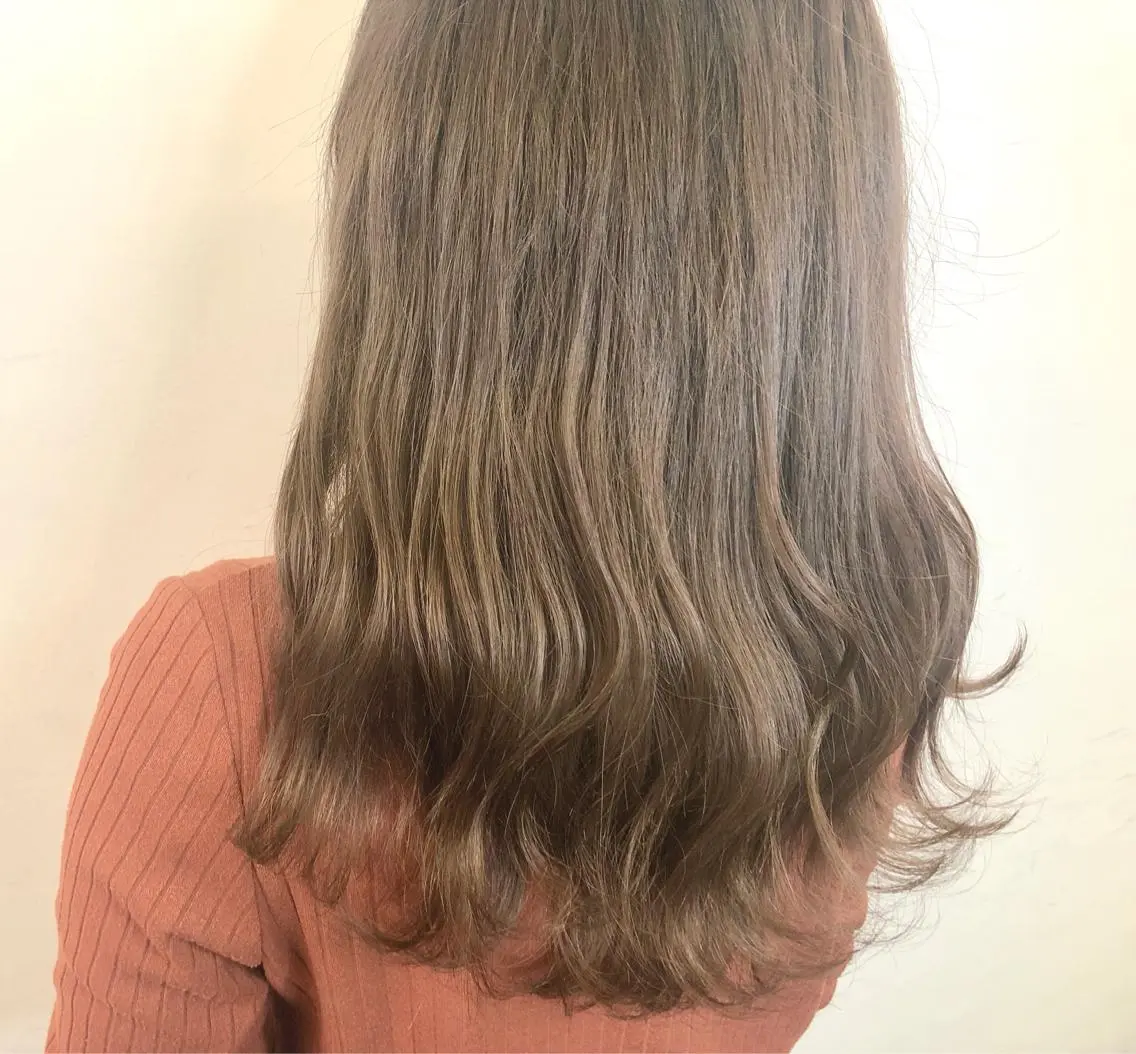 ミディアム カラー ベージュカラー ミルクティーベージュ メンズ レイヤー ウルフ 弓木啓輔のヘアスタイル