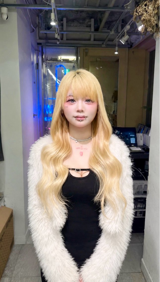 ロング カラー エクステ 🩶ハイトーン × プルエク🩶MIWAのヘアスタイル