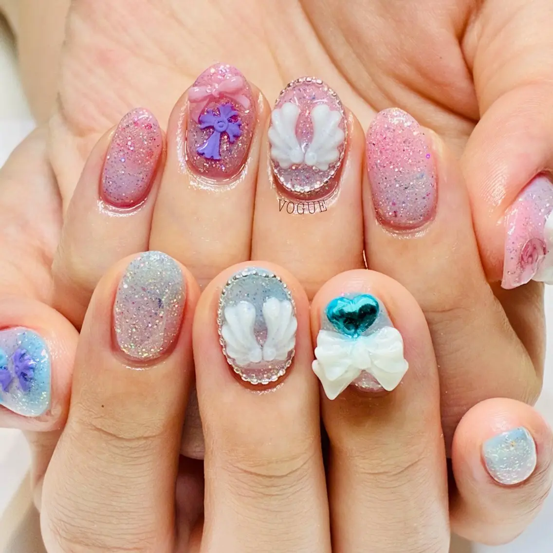 ネイル ハンドネイル VOGUE ×SWANのネイルデザイン