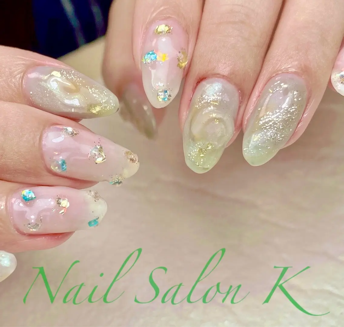 ネイル ホログラムネイル 持ち込み ニュアンスネイル ハンドネイル Nail Salon K 🧸美爪育成のネイルデザイン