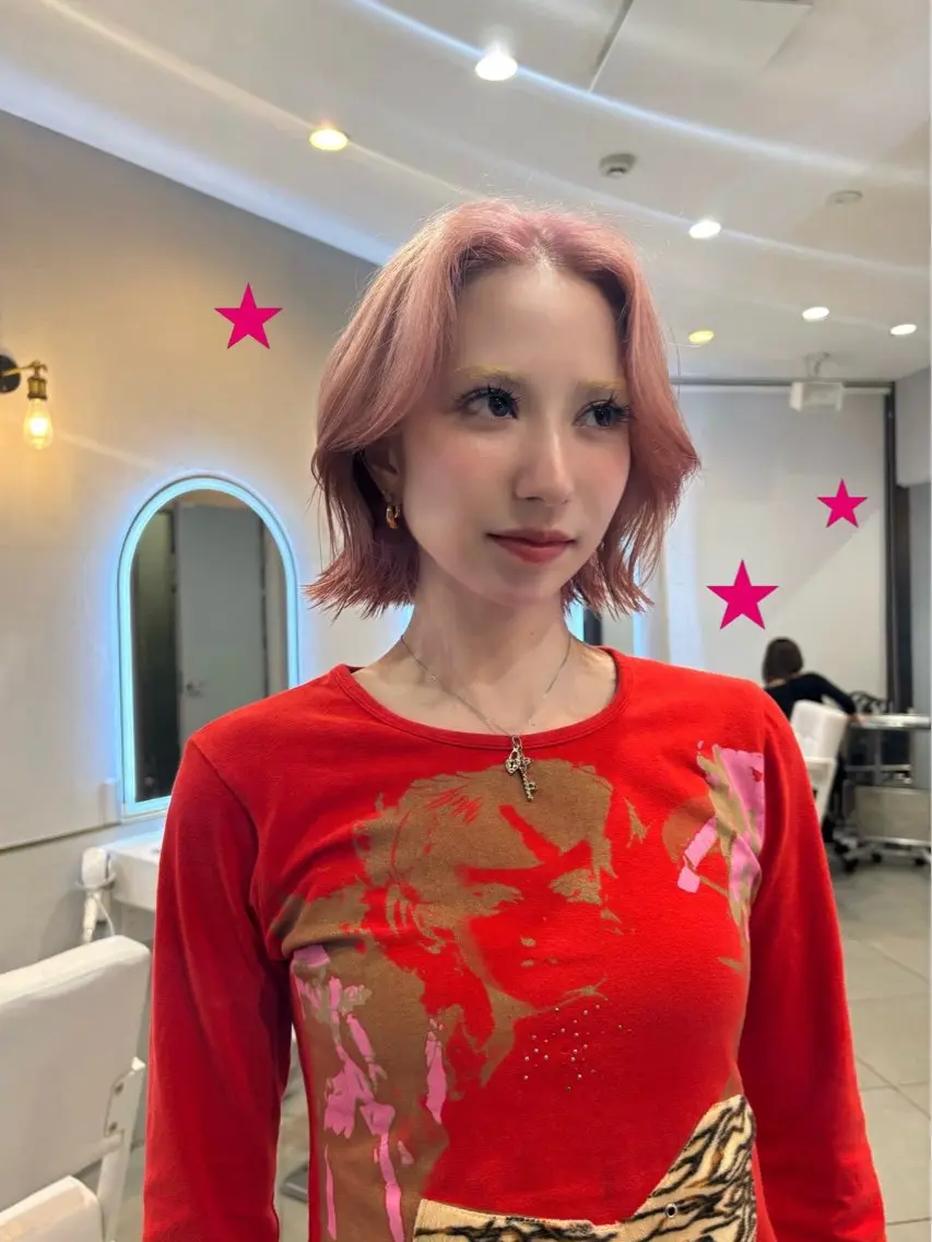 ミディアム ヘアカラー トリートメント 艶髪／縮毛矯正 _MiMiのヘアスタイル