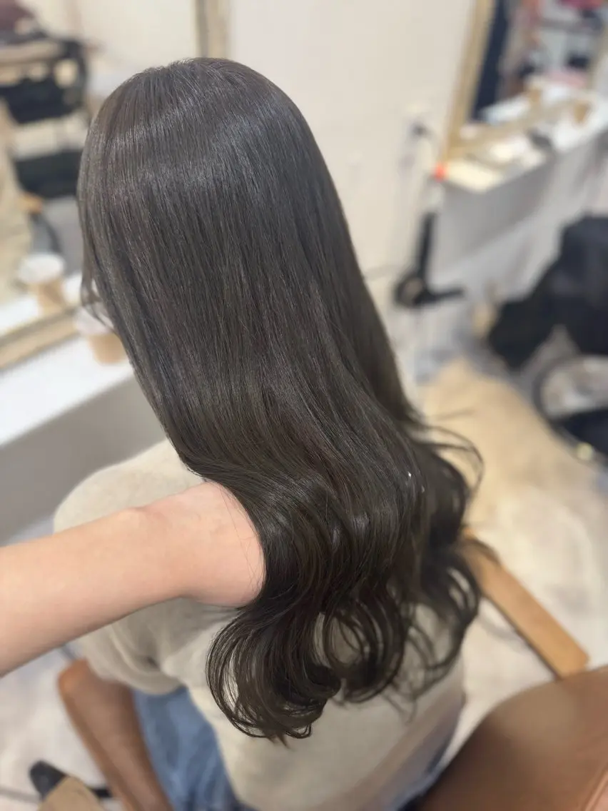 ロング カラー ベージュカラー ブリーチ ブラウンカラー 透明感カラー ダブルカラー 赤み無し柔らかカラー 【梅田】madokaのヘアスタイル