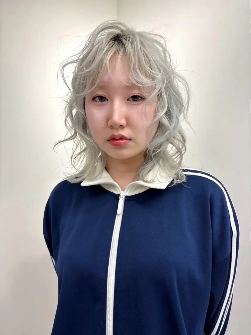 セミロング カラー ヘアアレンジ ヘアカラー 🌈【🎀ヘアデザイ ナー🎀】✨ノン✨のヘアスタイル