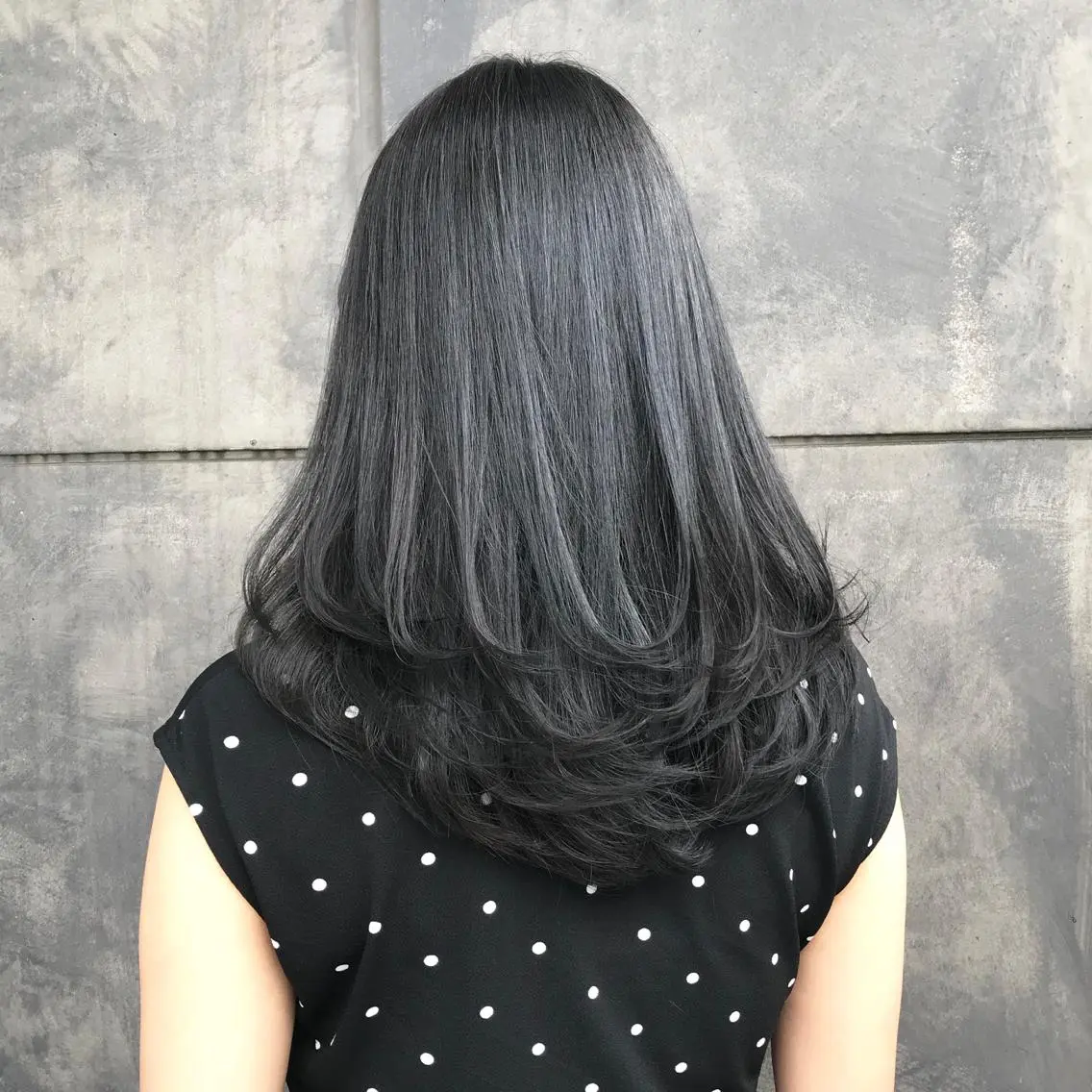 セミロング カラー 黒髪 ブルーカラー ブルーブラック タンバルモリ ヨシンモリ K-POP好き美容師 🇰🇷Kai.Yのヘアスタイル