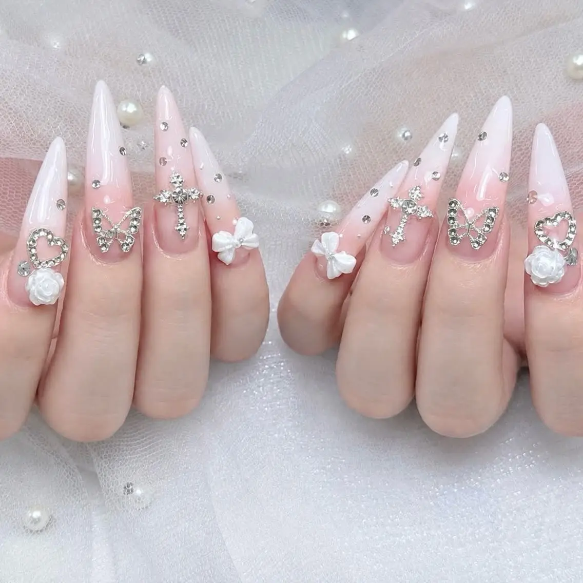 ネイル アートネイル ジェルネイル 韓国ネイル ロングネイル 持ち込み ハンドネイル ハンドケア Blingg NailStudioのネイルデザイン