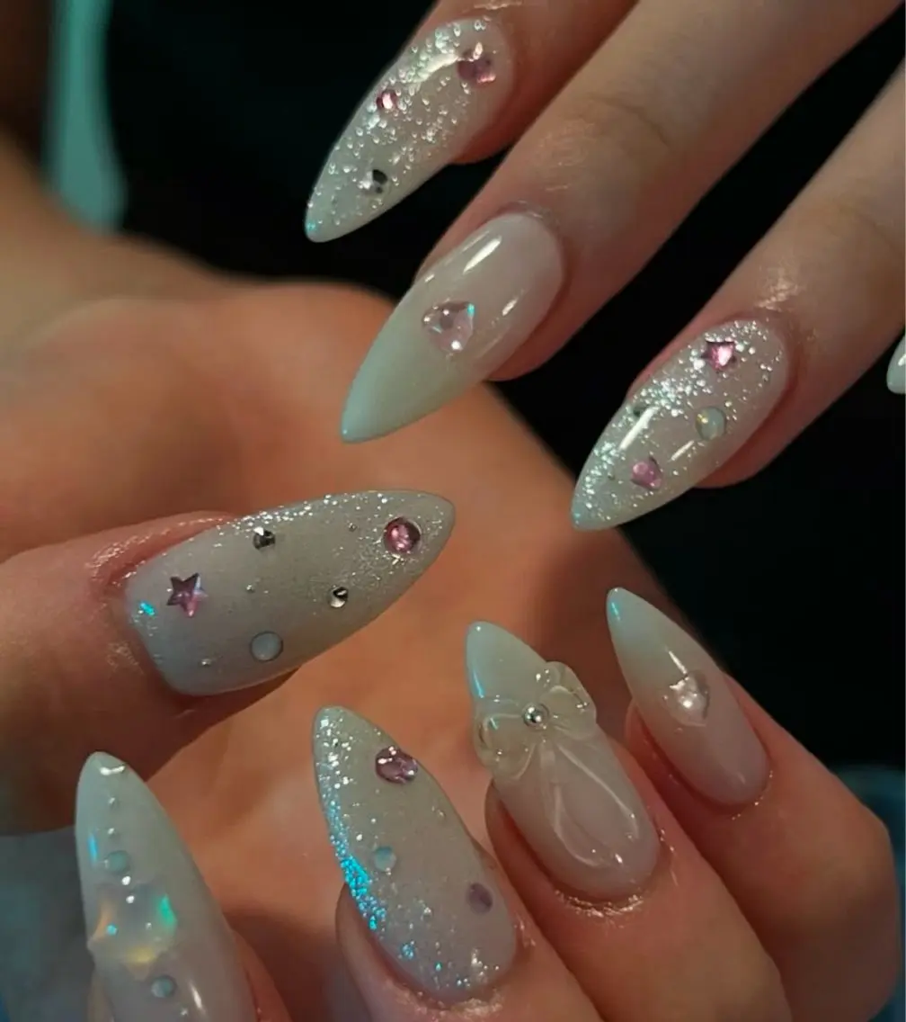ネイル グラデーション キラキラネイル ワンカラーネイル 冬ネイル Jenn Nail Salonのネイルデザイン