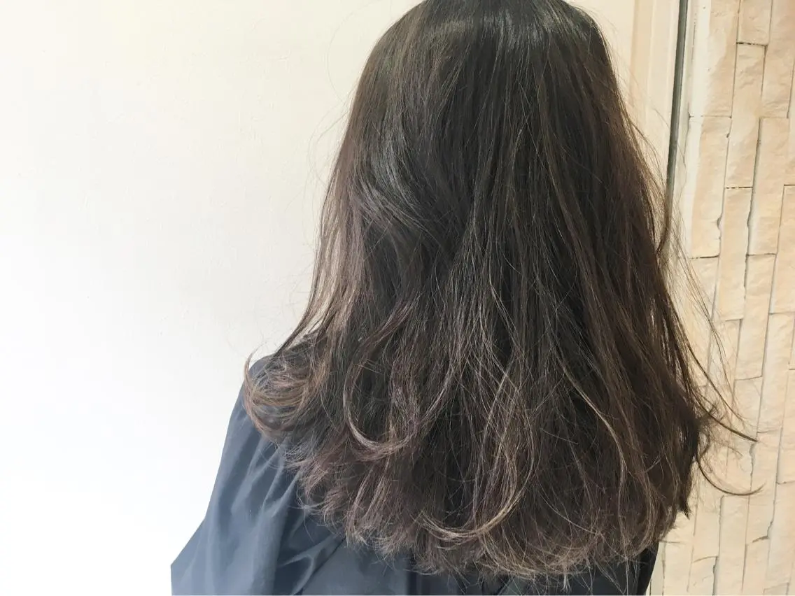ミディアム カラー ブリーチ ハイライトカラー ハイライト yuki watanabeのヘアスタイル