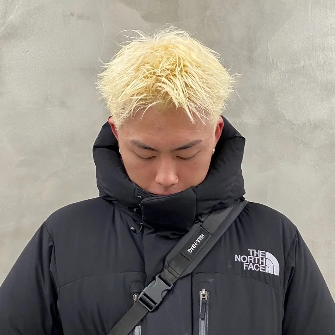 カラー メンズ メンズハイトーン メンズショート スパイキーショート ベージュカラー ブロンド 渋谷 メンズカット 佐伯 将のヘアスタイル