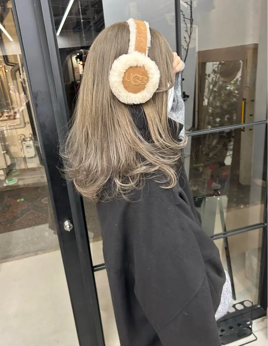 セミロング カラー パーマ ヘアアレンジ デザインカラー/ボブ ブリーチカラー/ユリのヘアスタイル