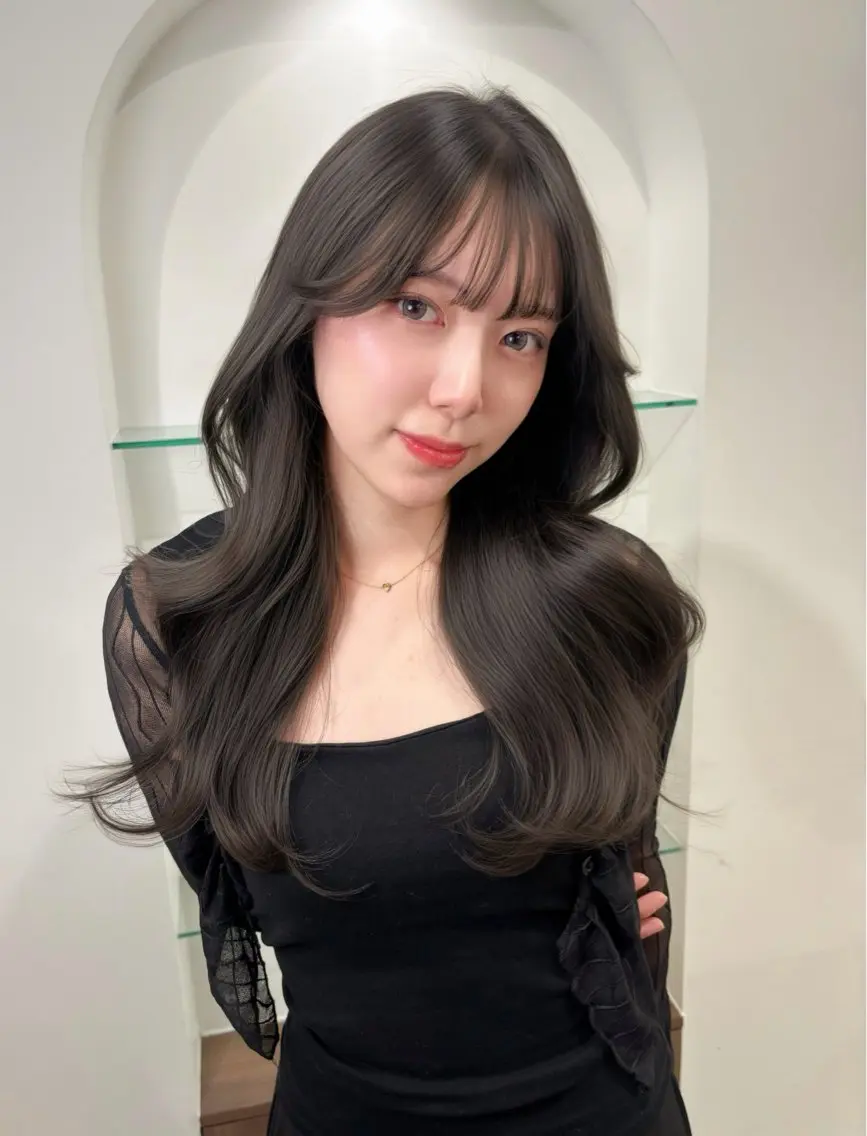 ロング カラー グレージュ 顔周りカット 韓国風ヘア レイヤーカット カット ヘアカラー トリートメント 藤野 結衣のヘアスタイル