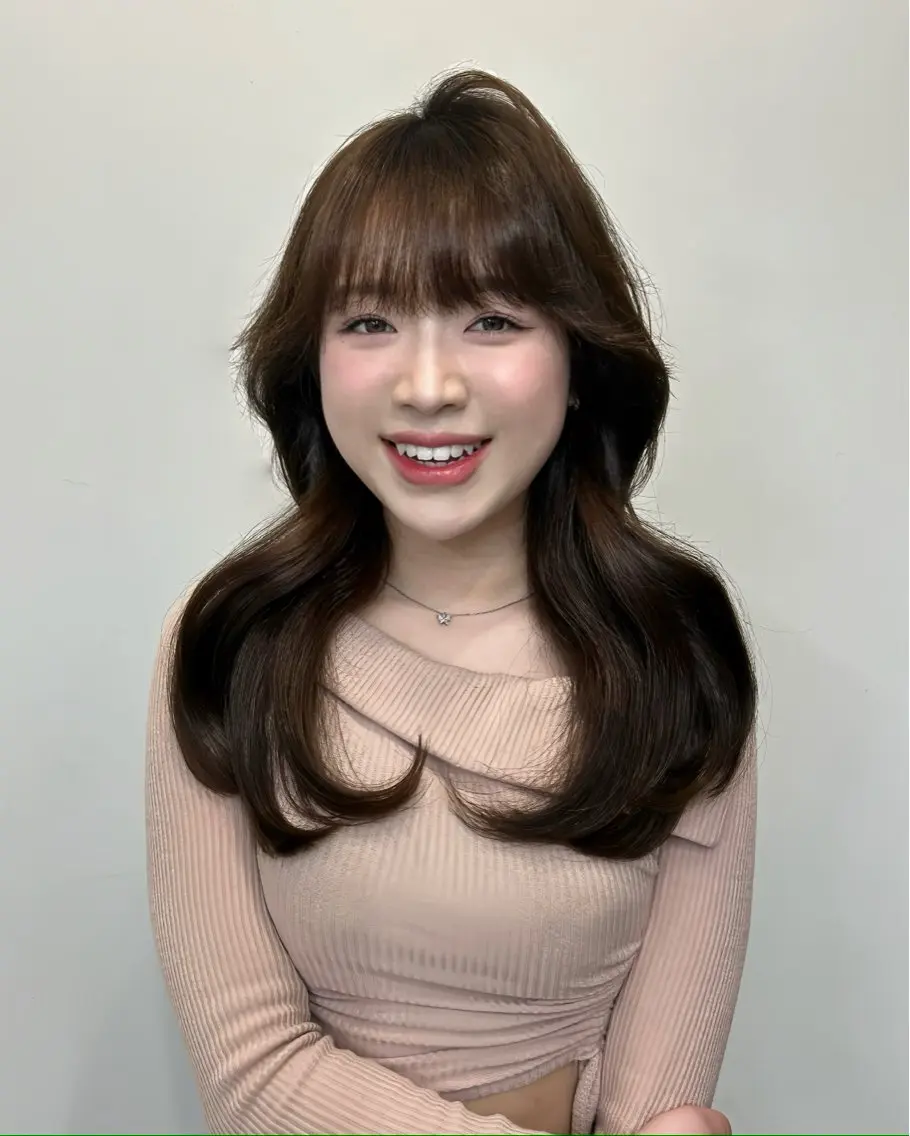 セミロング カラー グレージュ 韓国風ヘア レイヤーカット ワンホンヘア カット ヘアカラー トリートメント 韓国ヘア/レイヤー Lily Wongのヘアスタイル