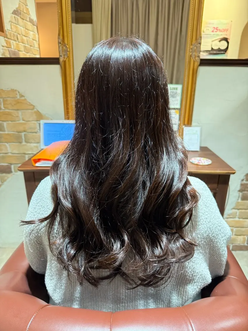 ロング 安中 莉椰のヘアスタイル