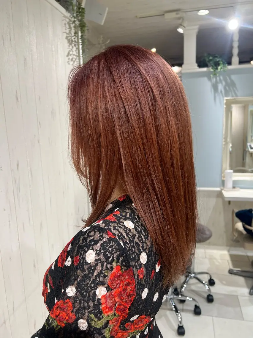 ロング ヘアカラー 岸 来未のヘアスタイル
