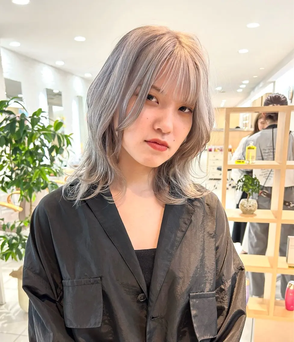 セミロング カラー ヘアカラー トリートメント 🍀透明感抜群🍀/ ハイトーンカラーのヘアスタイル