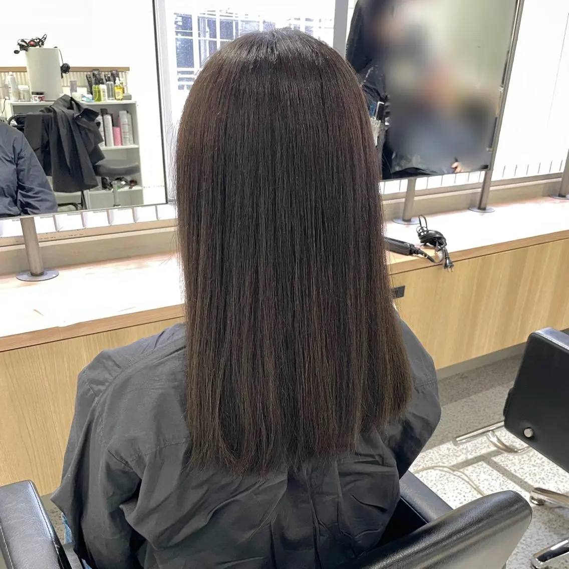 ロング カラー ダークグレー ダークグレージュ グレージュ ブリーチ/ハイトーン 艶カラー/ユリナのヘアスタイル