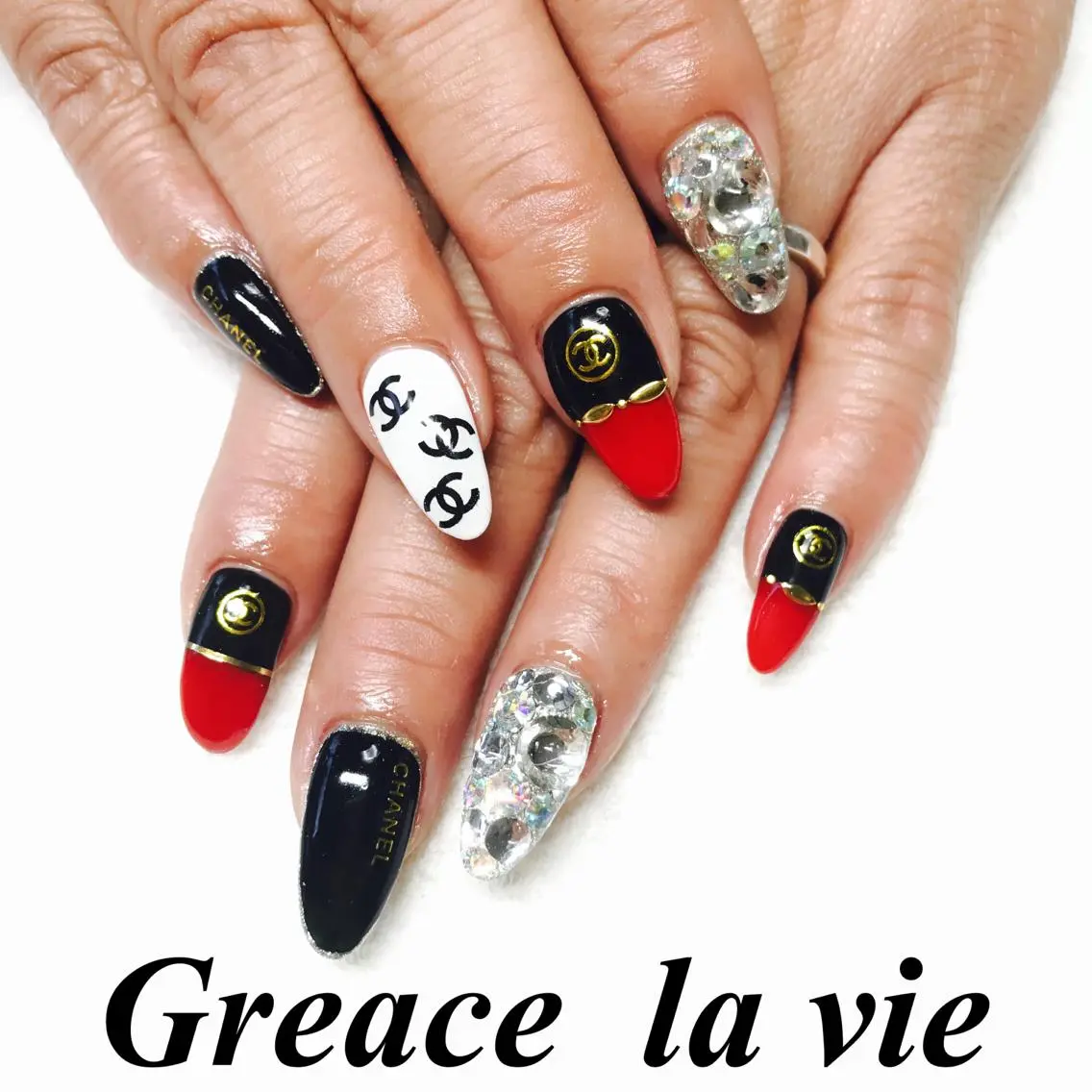 ロング カラー パーマ ヘアアレンジ キッズ ネイル マツエク・マツパ Greace  la vieのネイルデザイン