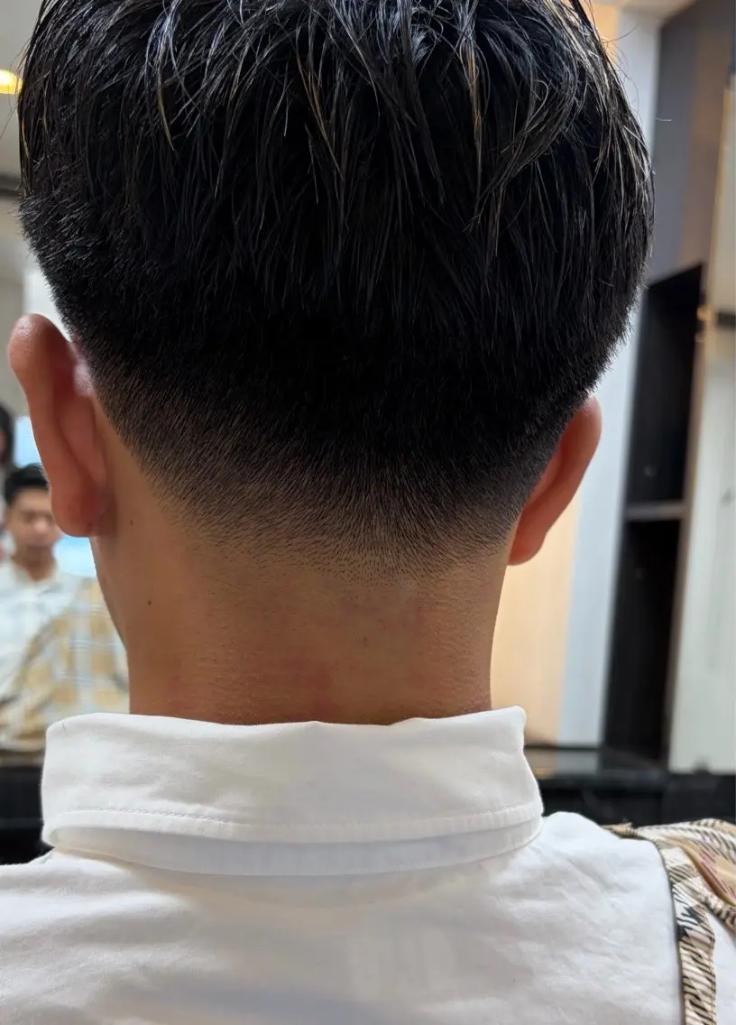 メンズ フェードカット スキンフェード カット 中村 立のヘアスタイル