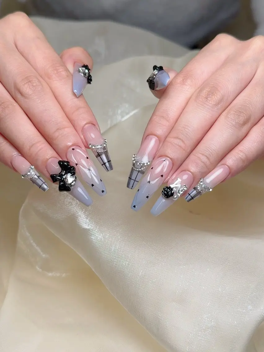 ネイル ハンドネイル ENsalon akiのネイルデザイン
