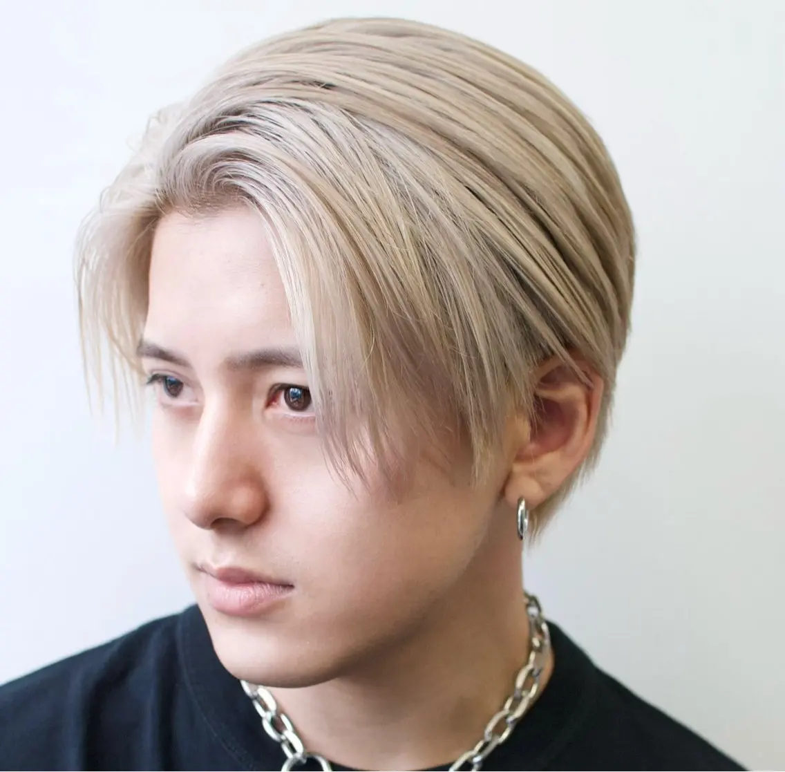 カラー ヘアアレンジ メンズ センターパート メンズハイトーン ハイトーンカラー ヘアカラー (メンズ特化)AKI /古本晃大のヘアスタイル