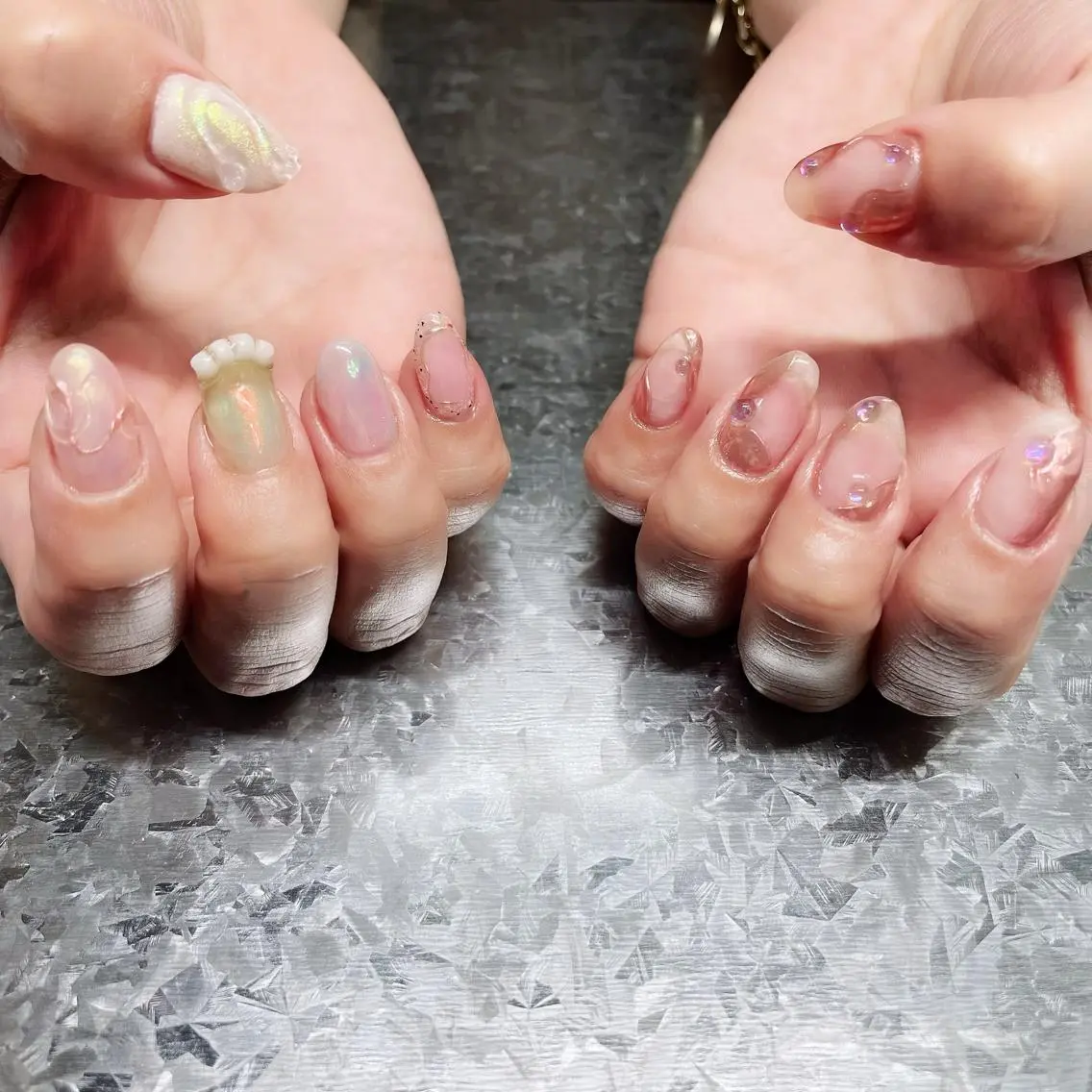 ネイル オーロラネイル 氷ネイル・うるうるネイル 韓国ネイル マグネットネイル ミラーネイル ハンドネイル VOLLMOND nailのネイルデザイン