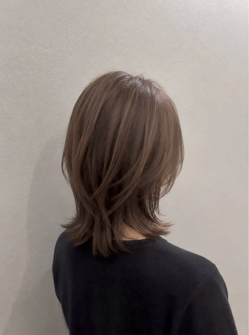 ミディアム レイヤーカット コトノ/レイヤー /透明感カラーのヘアスタイル