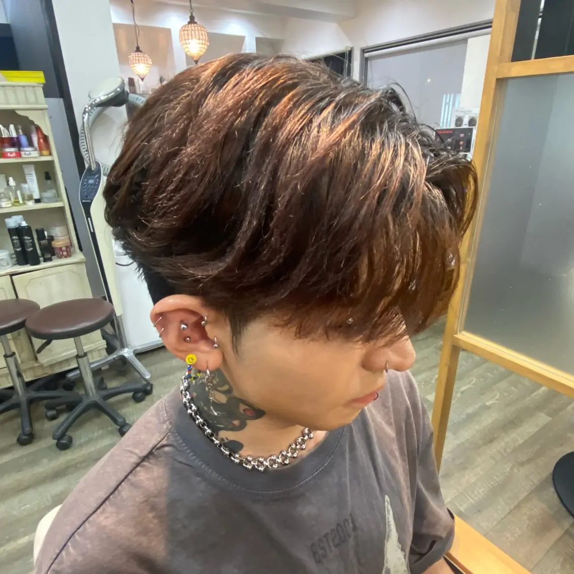 パーマ メンズ メンズブリーチ カルマパーマ メンズ韓国風 メンズパーマ ニュアンスパーマ 二宮 清峰のヘアスタイル