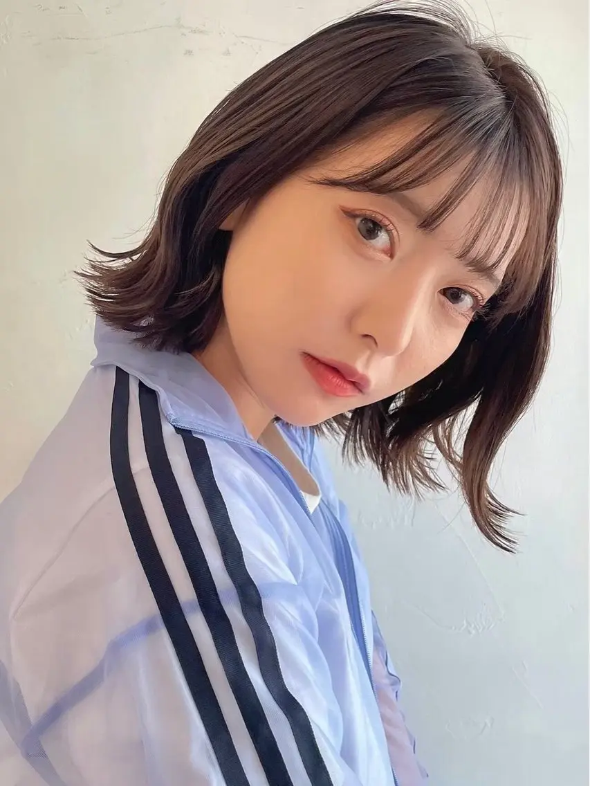 ミディアム 米澤 由衣のヘアスタイル