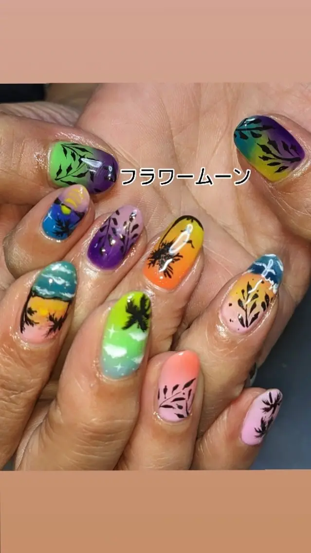 ネイル アートネイル フラワー ムーンのネイルデザイン