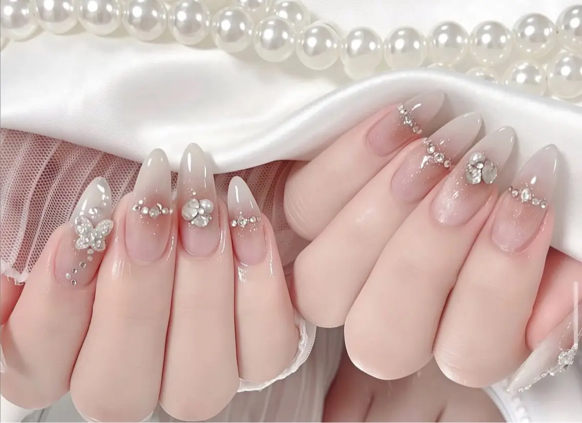 ネイル フレンチネイル ジェルネイル ハロウィン キラキラネイル 韓国ネイル ハンドネイル H.baby Nail Salonのネイルデザイン