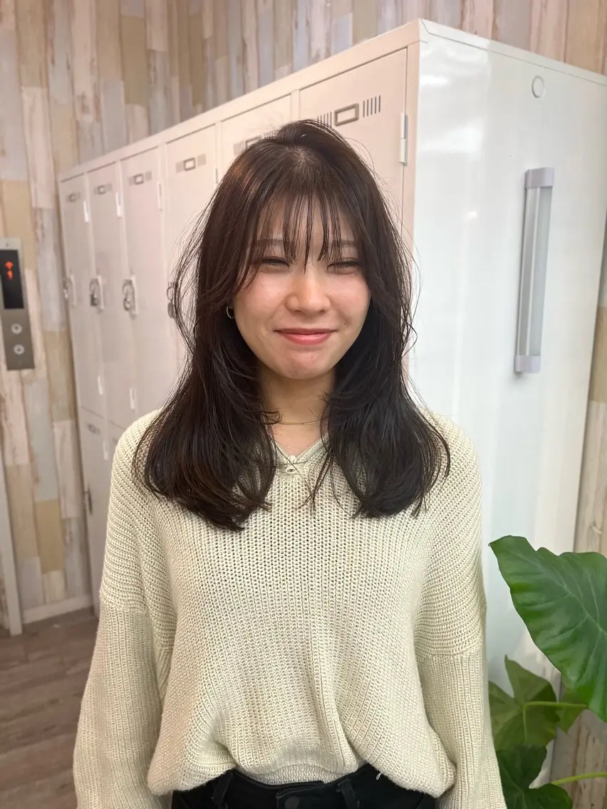 セミロング カラー パーマ ヘアアレンジ 透明感カラー グレージュ 顔周りカット 似合わせカット トリートメント カット ヘアカラー トリートメント ヘッドスパ ヘアセット 2ヶ月も綺麗に /星野六三四のヘアスタイル