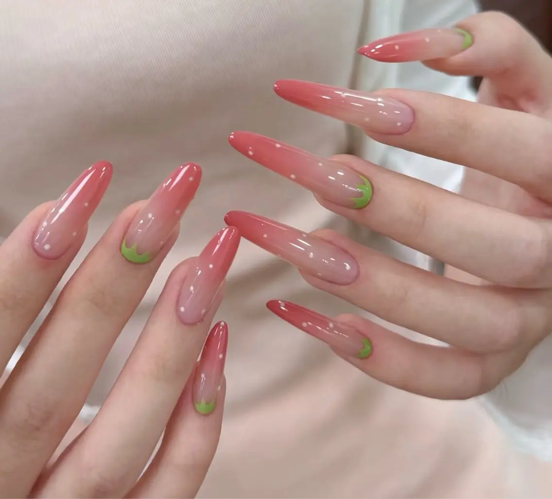メンズ ネイル メンズ韓国風 オーロラネイル チークネイル 長さ出し フレンチネイル ハンドネイル ハンドケア NEW NAIL 池袋🔥🧲のネイルデザイン