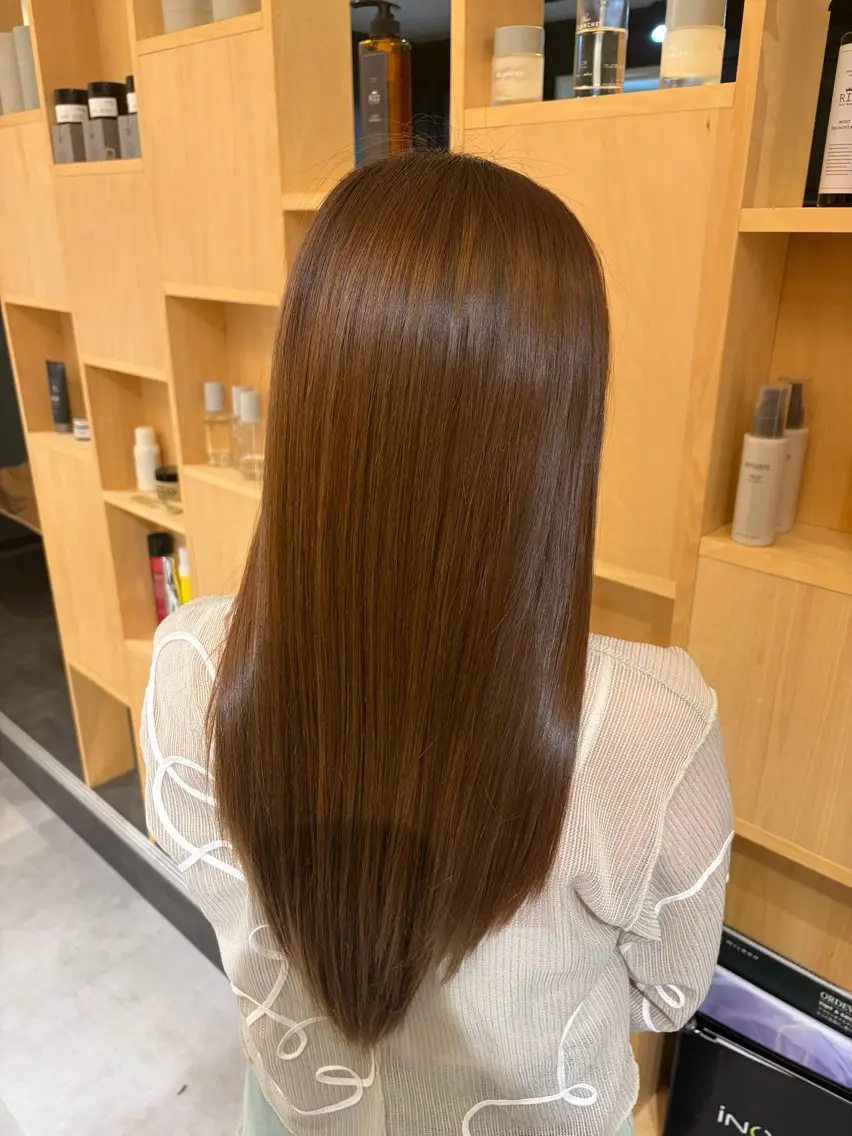 ロング ヘアカラー 安達 雪乃のヘアスタイル