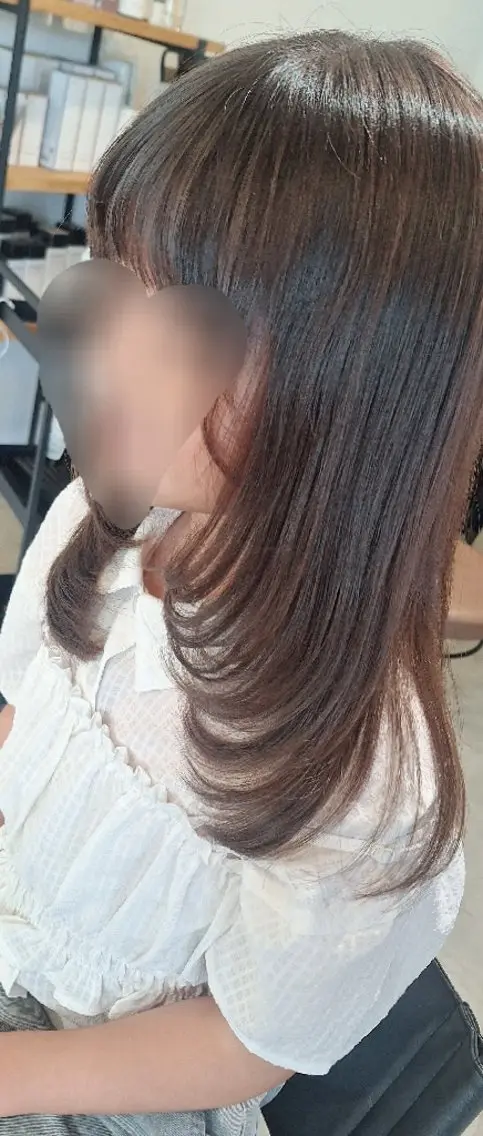 ミディアム 顔まわりレイヤー レイヤーカット 赤塚 沙弥香のヘアスタイル