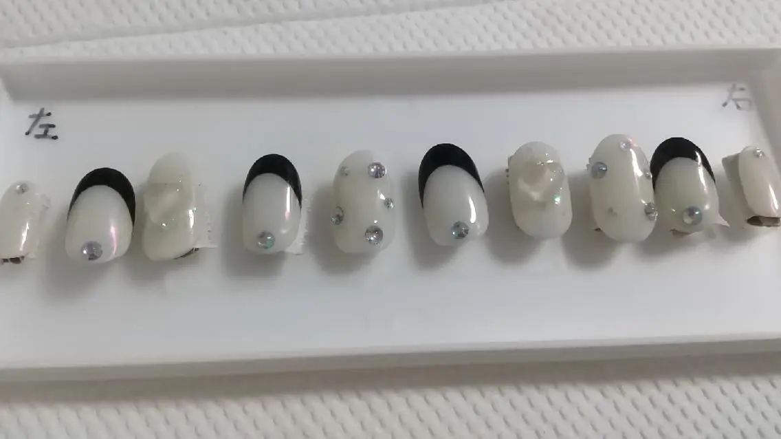 *オーダーネイルチップ* ¥13000円 つけ爪 ネイルチップ 希望のデザインのチップ御作りします。最短当日～最長3日の写真