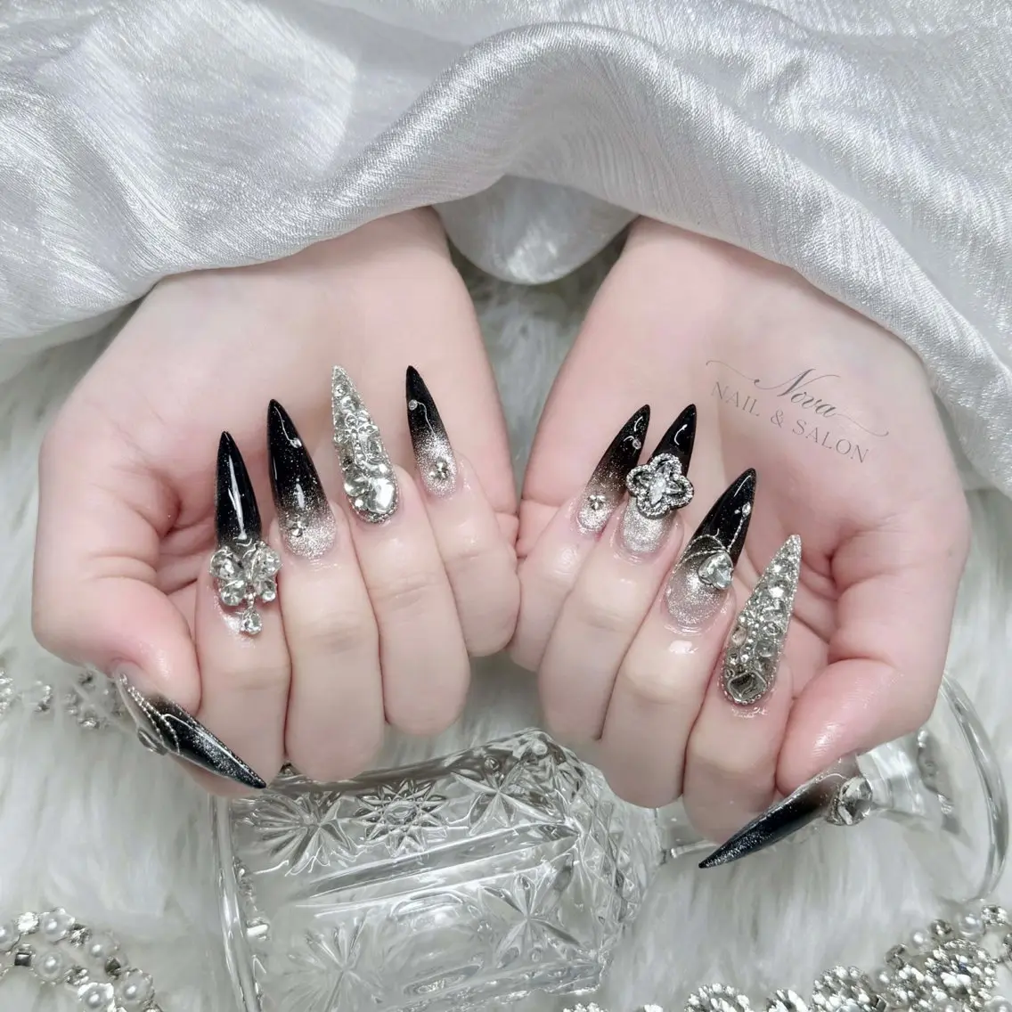 ネイル 長さ出し フレンチネイル ジェルネイル ガーリー キラキラネイル ハンドネイル ハンドケア Nova Nail Salonのネイルデザイン