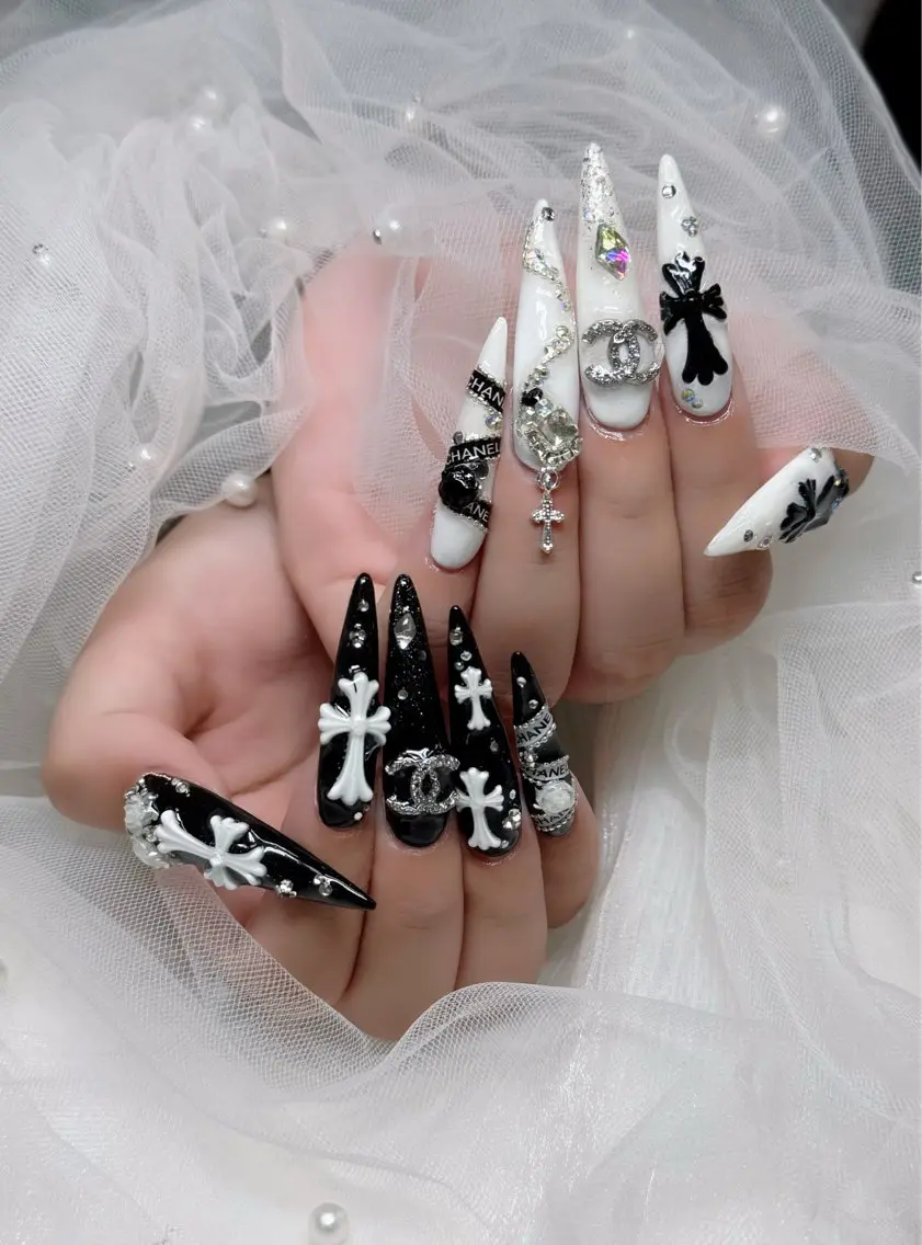 👘成人式ネイル→長さ出し10本・つけ放題ありの写真