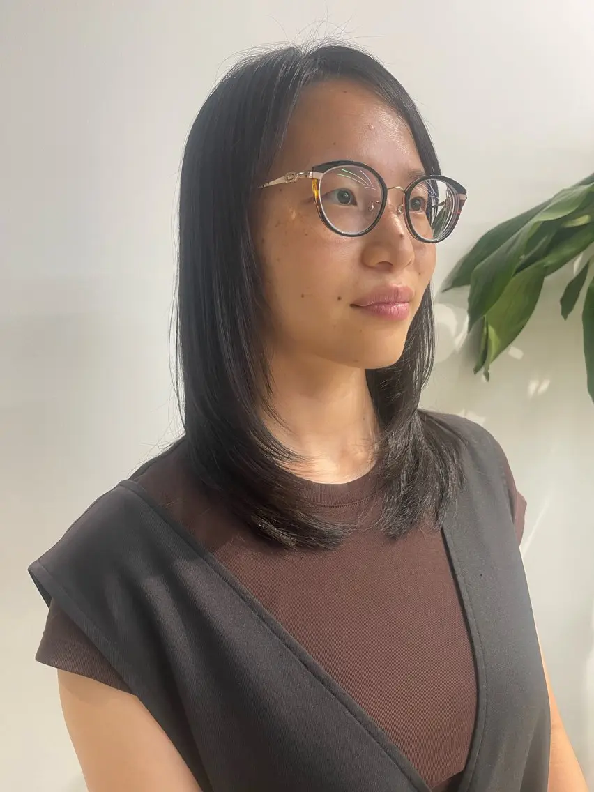 ミディアム 遠藤 麻衣のヘアスタイル