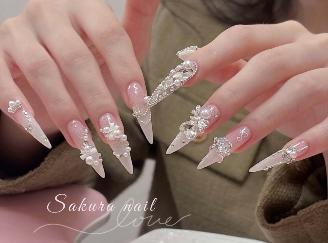 ネイル オーロラネイル クリアネイル フラッシュネイル フレンチネイル ジェルネイル ハンドネイル Sakura Nail Salonのネイルデザイン