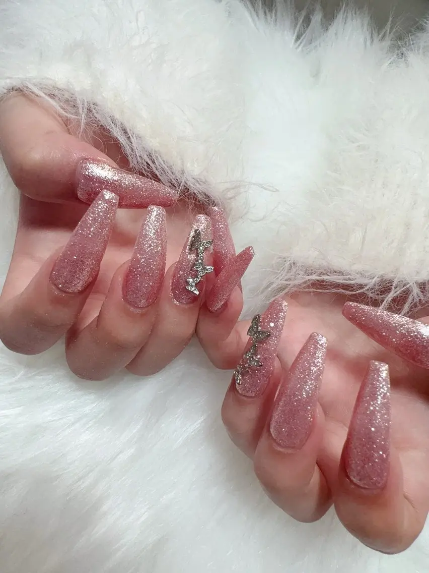 ネイル ハンドネイル &ME ネイルサロンのネイルデザイン