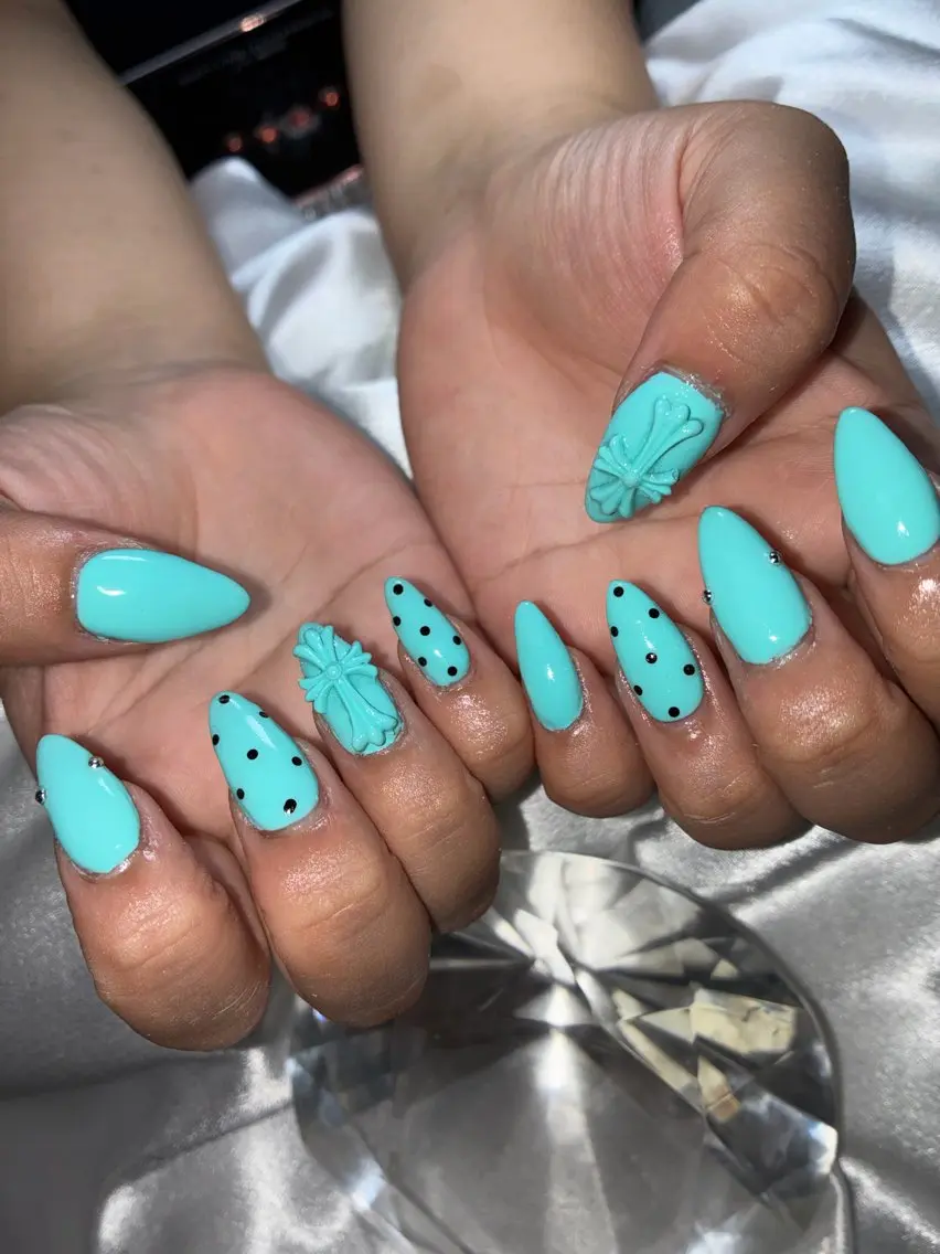 ミディアム ハンドネイル YOKOSUKA NAILS💅🩶のネイルデザイン