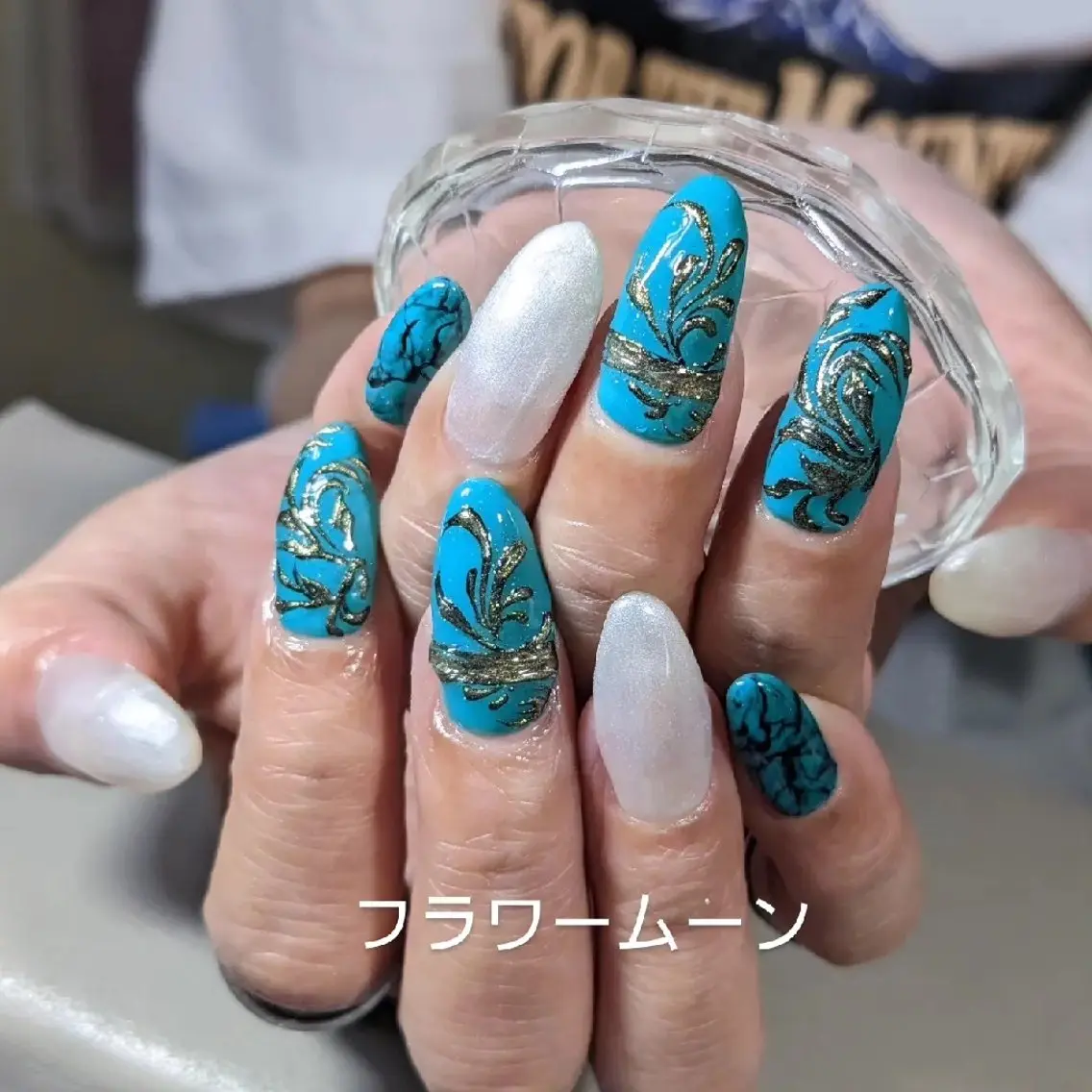 ネイル アートネイル フラワー ムーンのネイルデザイン